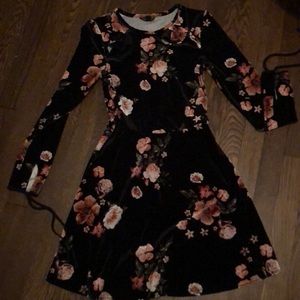 Top shop US 2 velvet flower dress Worn Once